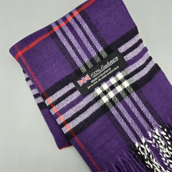 New 100% Cashmere Scarf Made in Scotland Purple Tartan Plaid NWOT - Picture 3 of 3